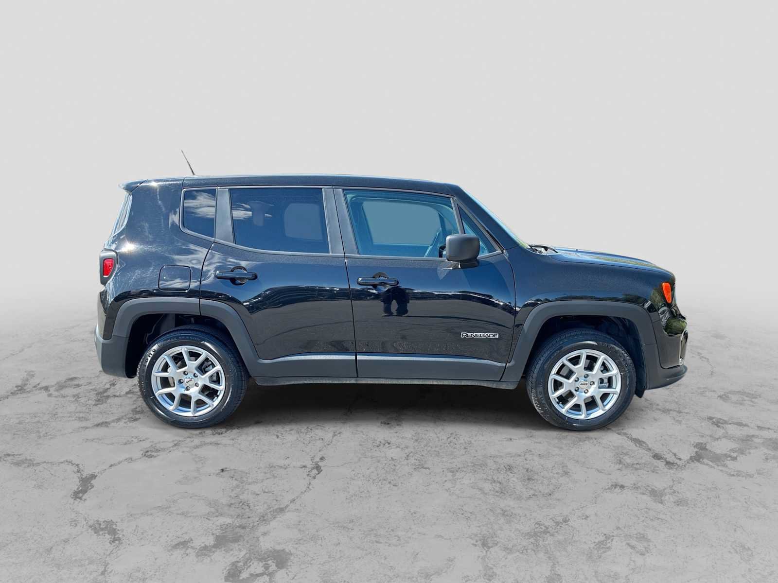 Certified 2023 Jeep Renegade Latitude AWD/4WD image 9