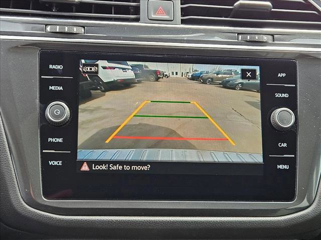 Used 2023 Volkswagen Tiguan SE w/ Panoramic Sunroof Package FWD image 19