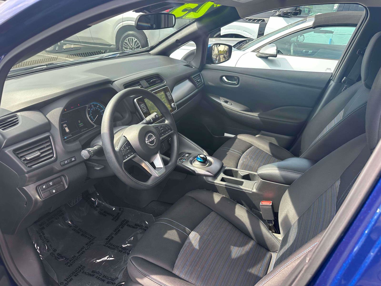 Used 2023 Nissan Leaf S image 12