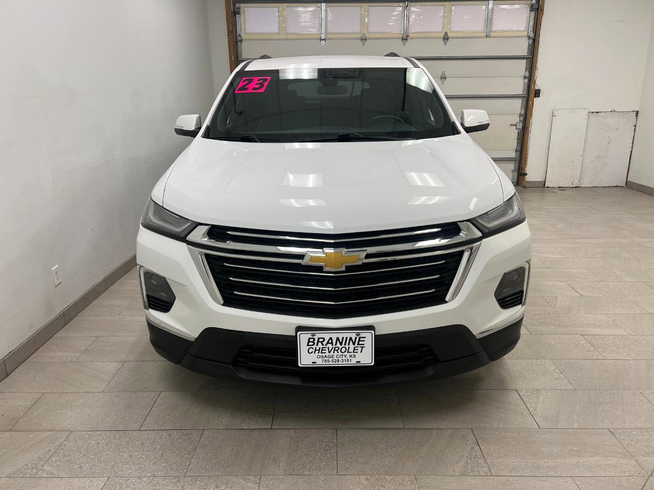Used 2023 Chevrolet Traverse LT FWD image 15