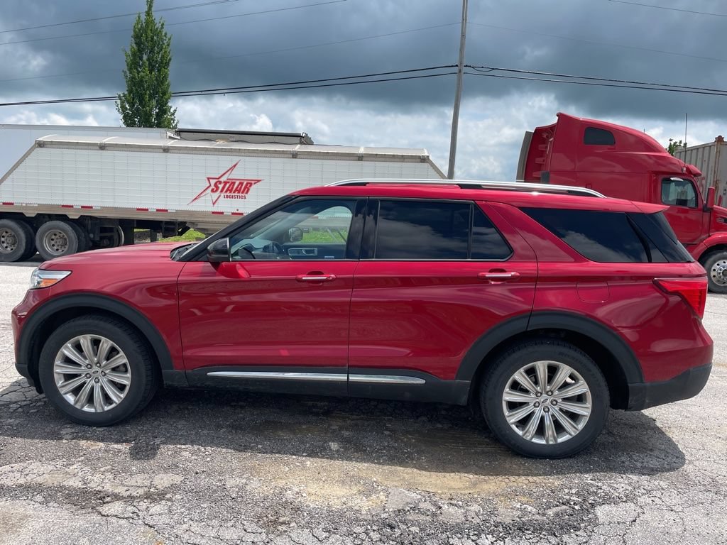 Used 2022 Ford Explorer Limited w/ Equipment Group 301A AWD/4WD image 9