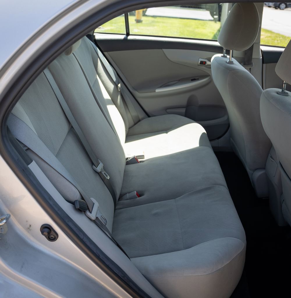 Used 2013 Toyota Corolla LE FWD image 23