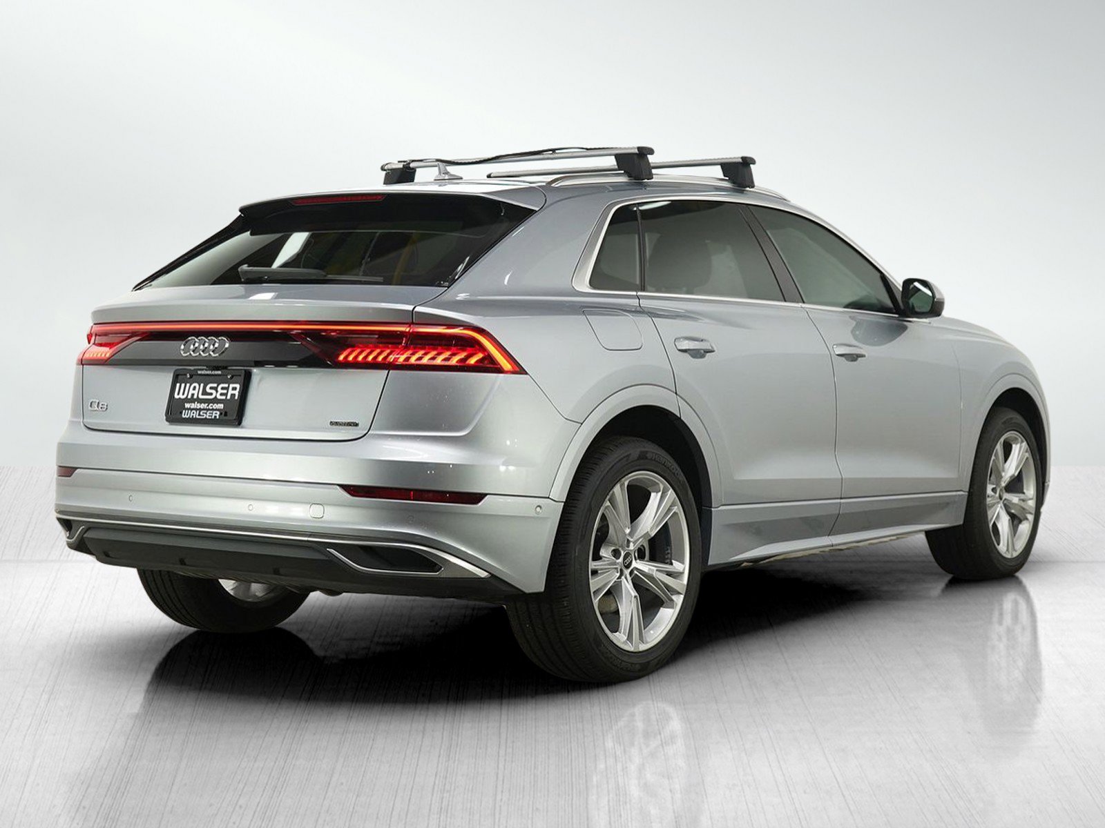 Used 2022 Audi Q8 Premium w/ Convenience Package AWD/4WD image 5