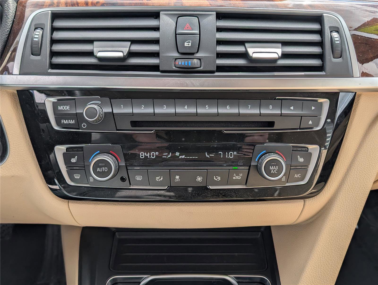 Used 2017 BMW 320i xDrive 320i xDrive image 25