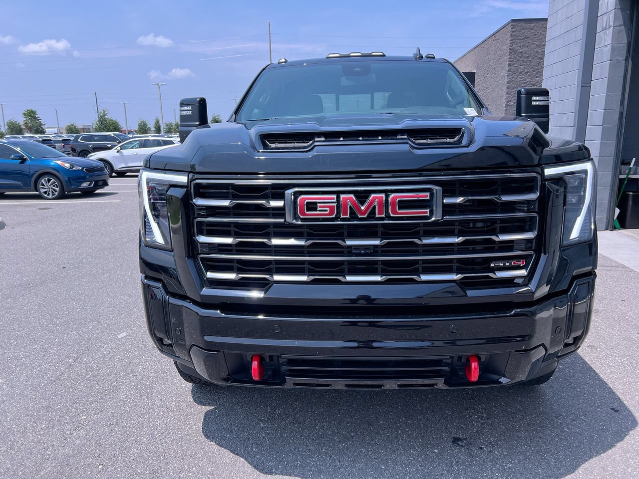 Used 2025 GMC Sierra 2500 AT4 AWD/4WD image 8