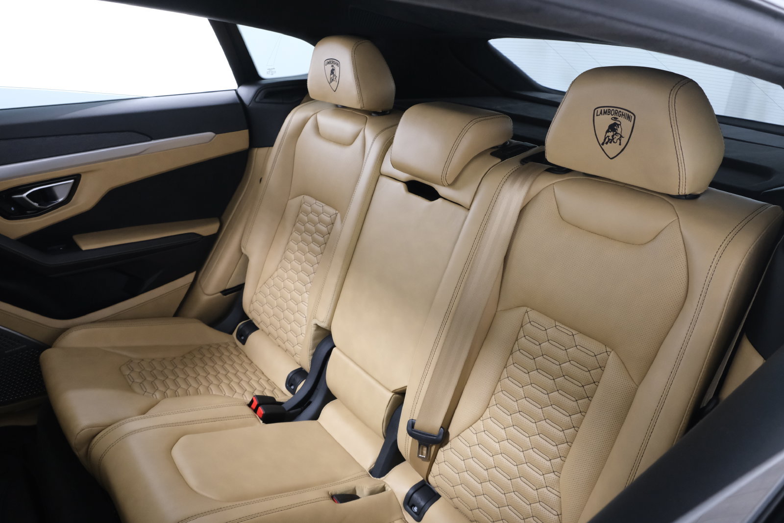 Used 2020 Lamborghini Urus AWD/4WD image 34