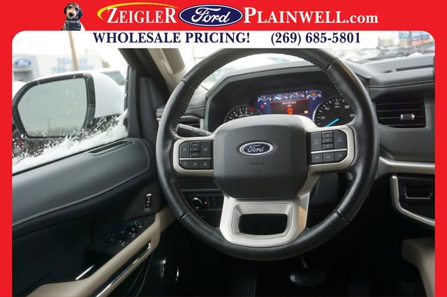 Used 2024 Ford Expedition XLT image 16