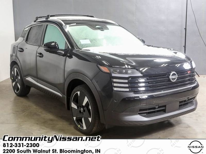 New 2025 Nissan Kicks SR w/ Illumination Package