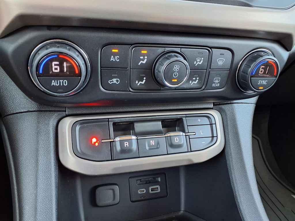 Used 2020 GMC Acadia Denali w/ Technology Package AWD/4WD image 9