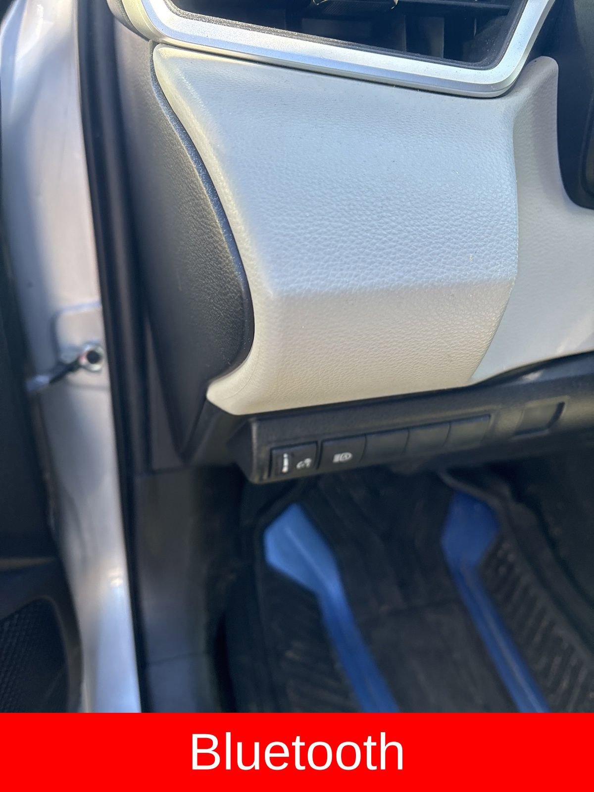 Used 2021 Toyota Corolla LE image 10