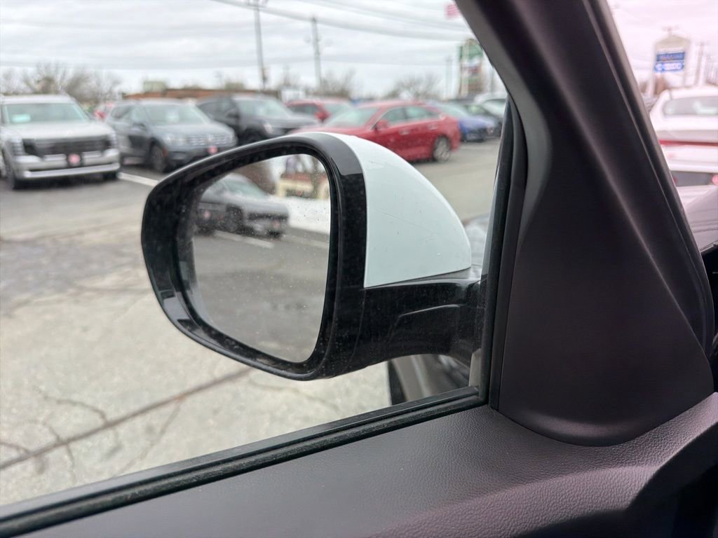 Used 2022 Chevrolet TrailBlazer ACTIV w/ Technology Package image 13