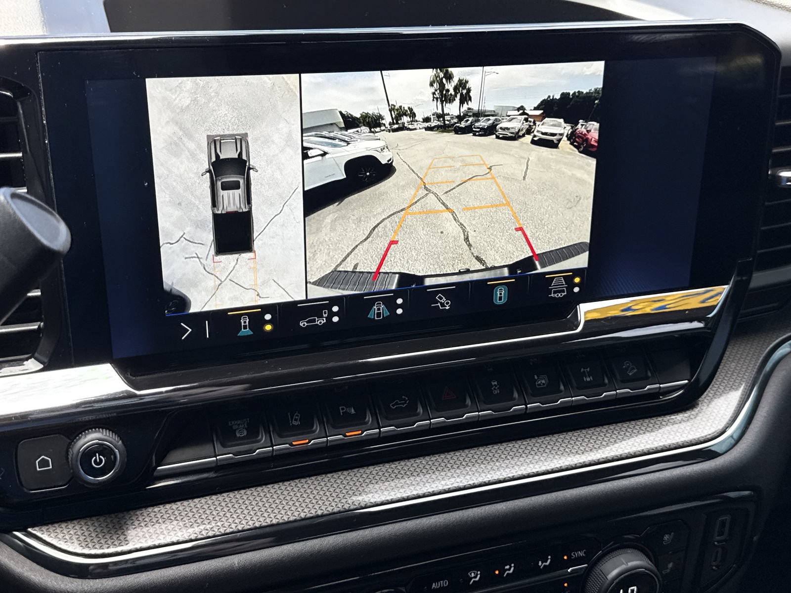 Used 2025 Chevrolet Silverado 2500 ZR2 w/ Technology Package AWD/4WD image 18