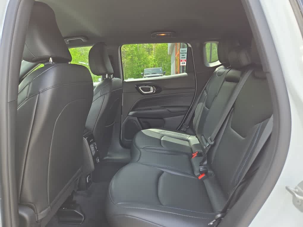 Used 2026 Jeep Compass Limited AWD/4WD image 31