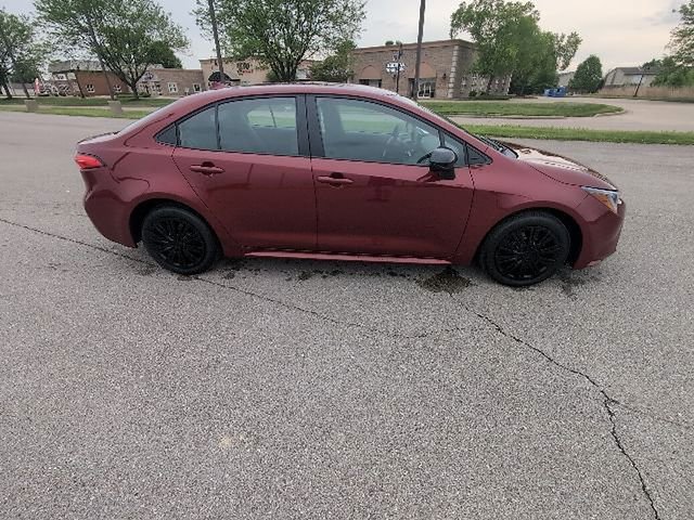 Used 2025 Toyota Corolla LE w/ Convenience Package FWD image 2