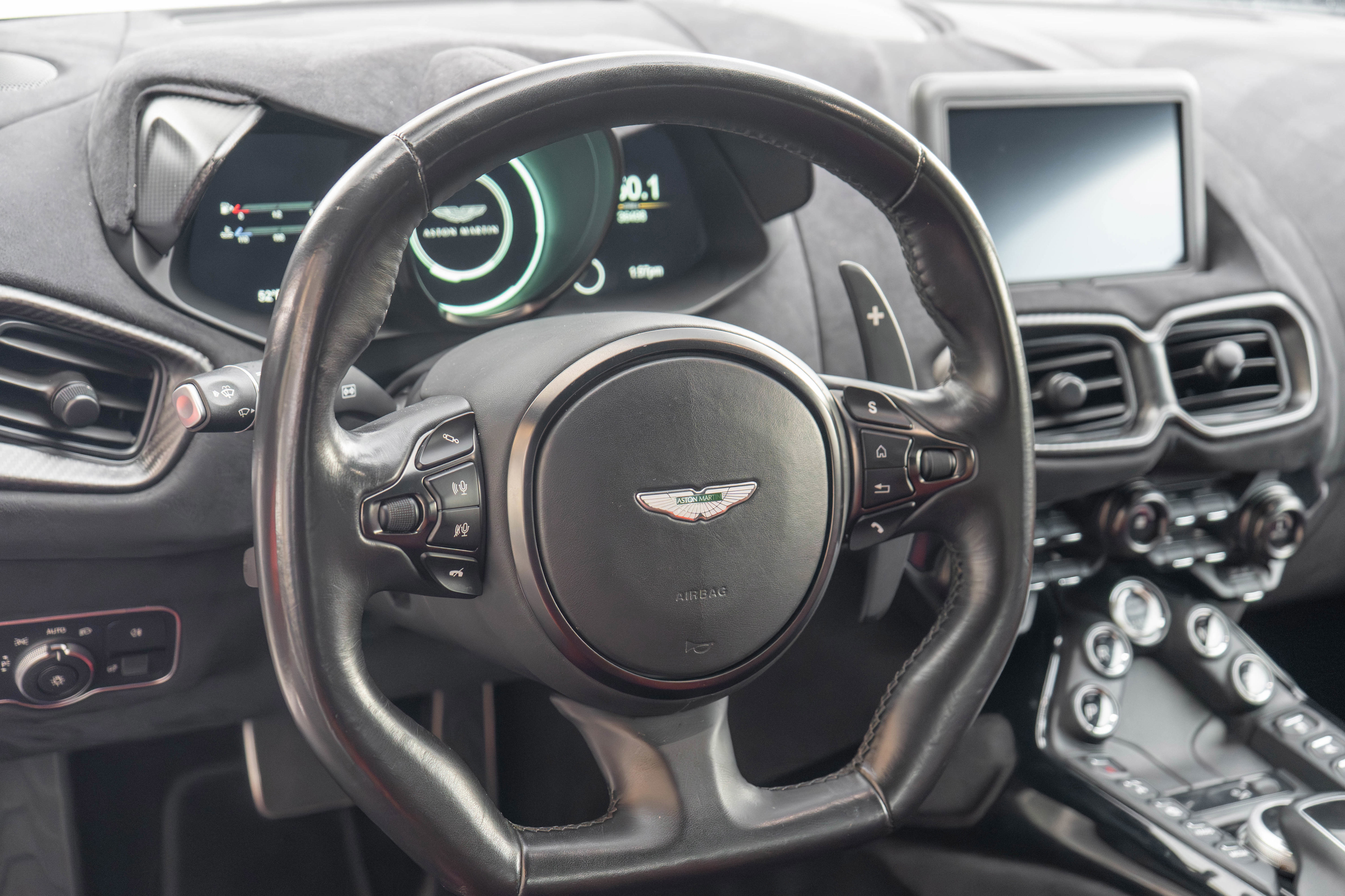 Used 2020 Aston Martin V8 Vantage Coupe RWD image 11