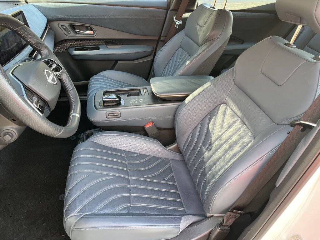 Certified 2024 Nissan Ariya AWD image 17