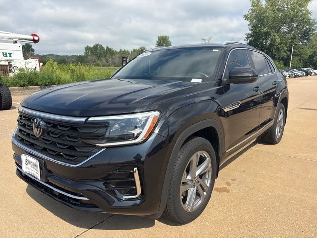 Used 2024 Volkswagen Atlas Cross Sport SEL R-Line AWD/4WD image 7