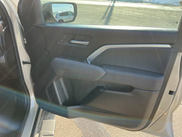 Used 2023 Chevrolet Colorado Z71 w/ Z71 Convenience Package 2 image 30