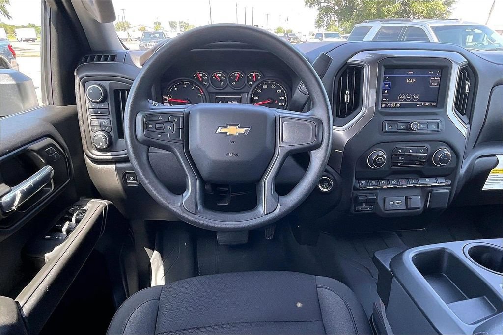 Used 2025 Chevrolet Silverado 2500 Custom w/ Custom Value Package AWD/4WD image 8