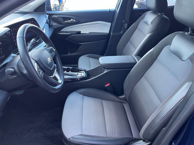 Used 2024 Chevrolet Trax LT w/ LT Convenience Package FWD image 13