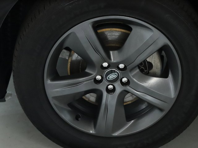 Certified 2025 Land Rover Range Rover Velar Dynamic SE image 37