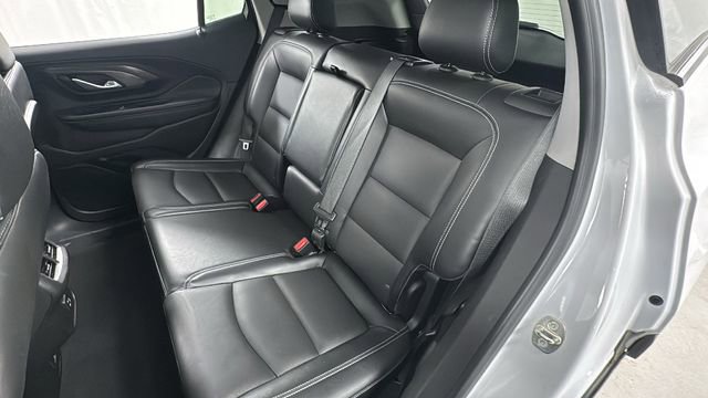 Used 2024 GMC Terrain SLT image 12