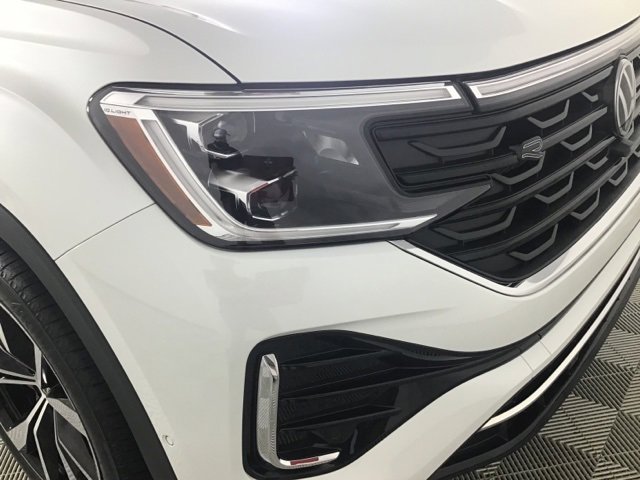 Used 2025 Volkswagen Atlas SEL Premium R-Line image 27