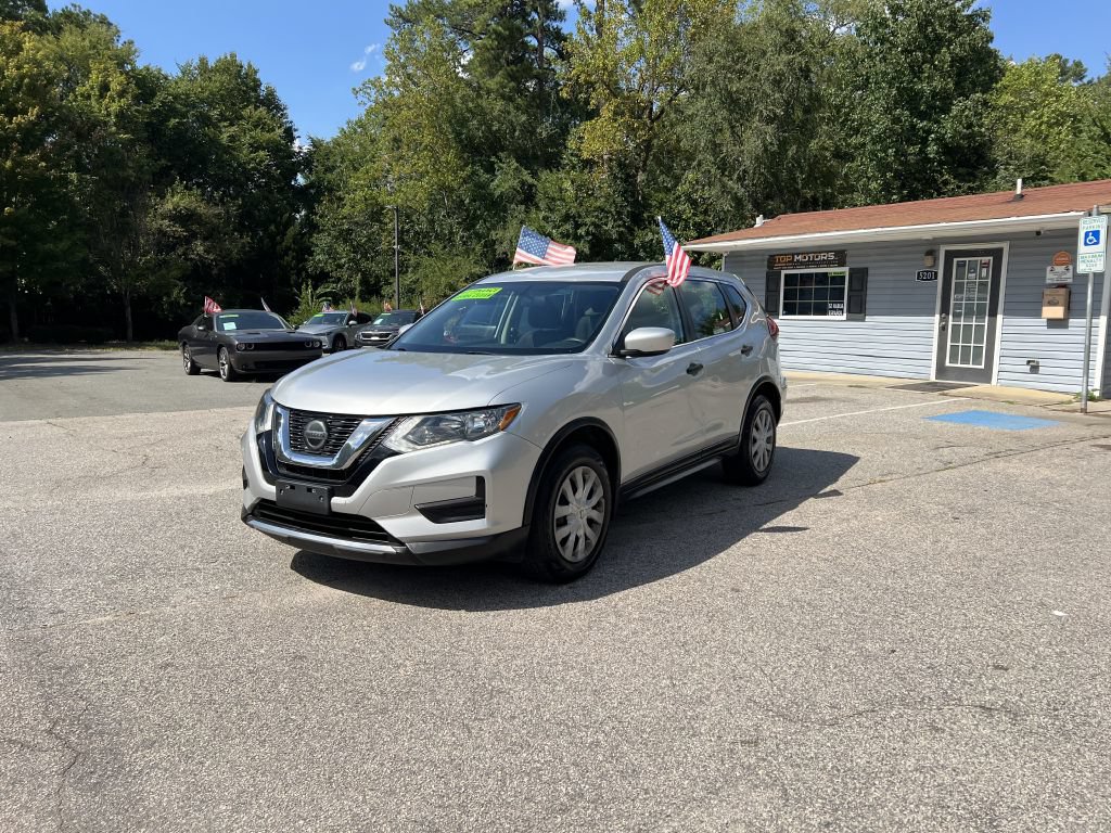 Used 2018 Nissan Rogue S AWD/4WD image 1