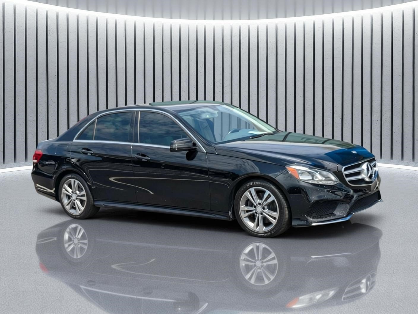 Used 2016 Mercedes-Benz E 350 Sedan image 3