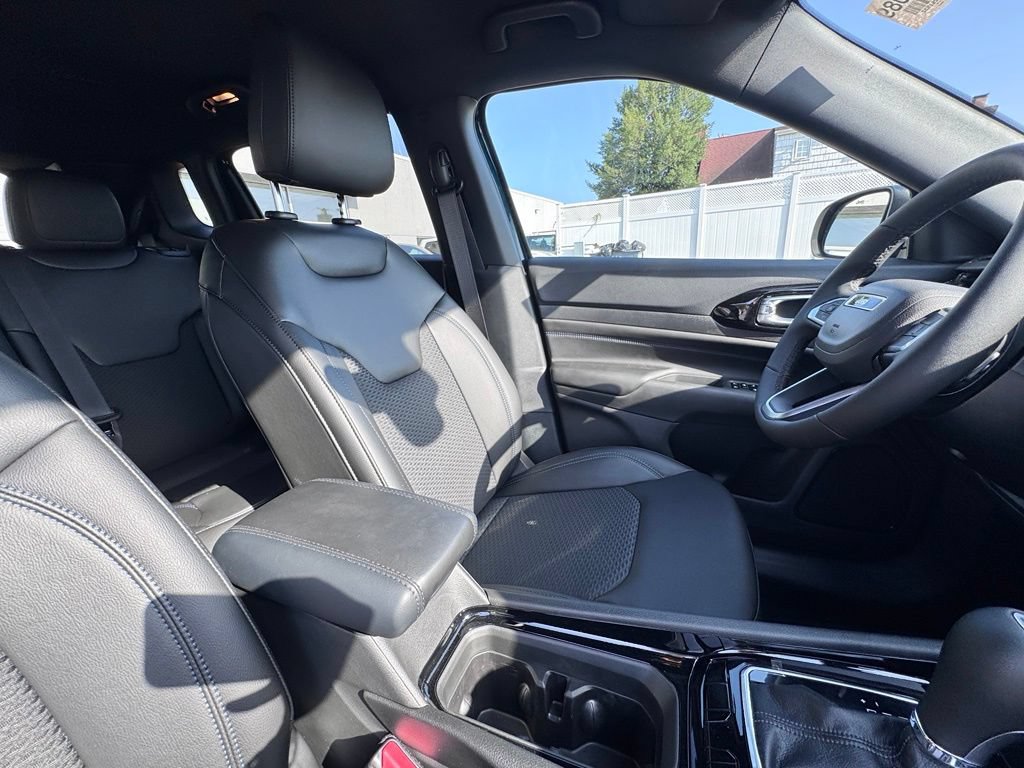 New 2026 Jeep Compass Latitude AWD/4WD image 19