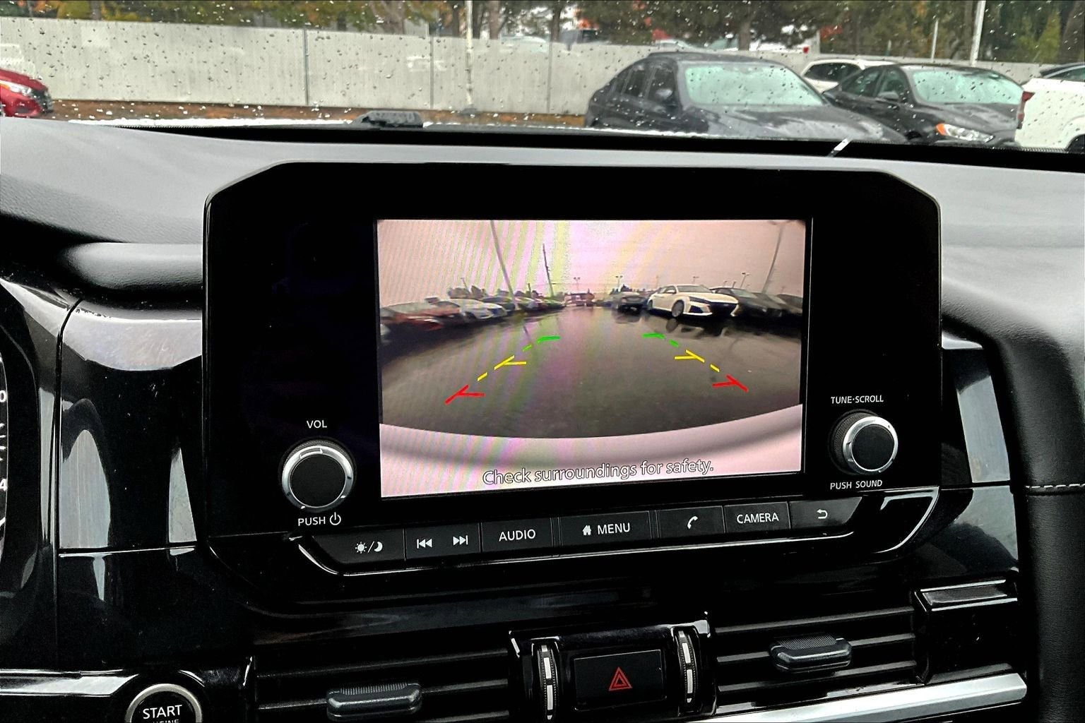 Used 2024 Nissan Pathfinder SV image 13