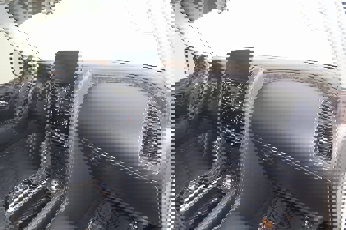 Used 2024 Nissan Armada Platinum w/ Captain's Chairs Package image 47