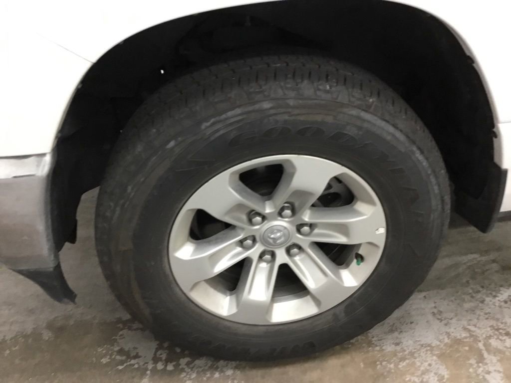Used 2024 RAM 1500 Laramie AWD/4WD image 4