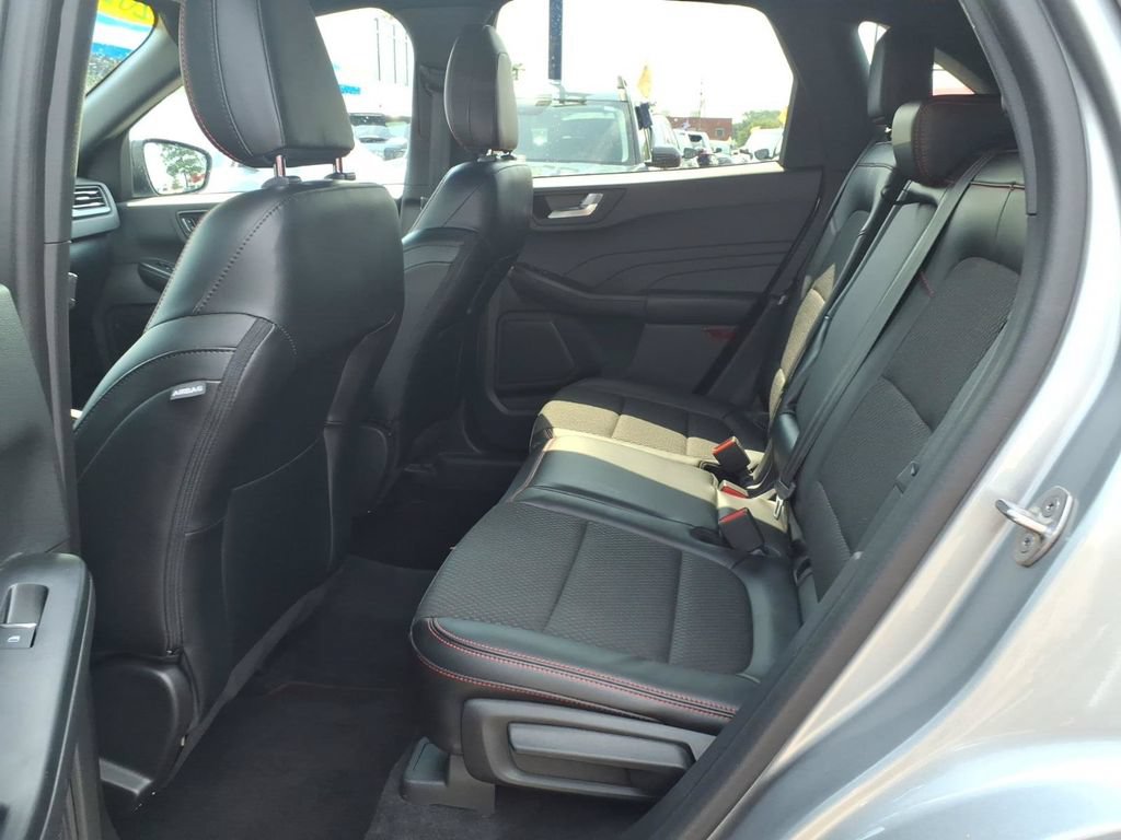 Certified 2023 Ford Escape ST-Line w/ Tech Pack #1 AWD/4WD image 9