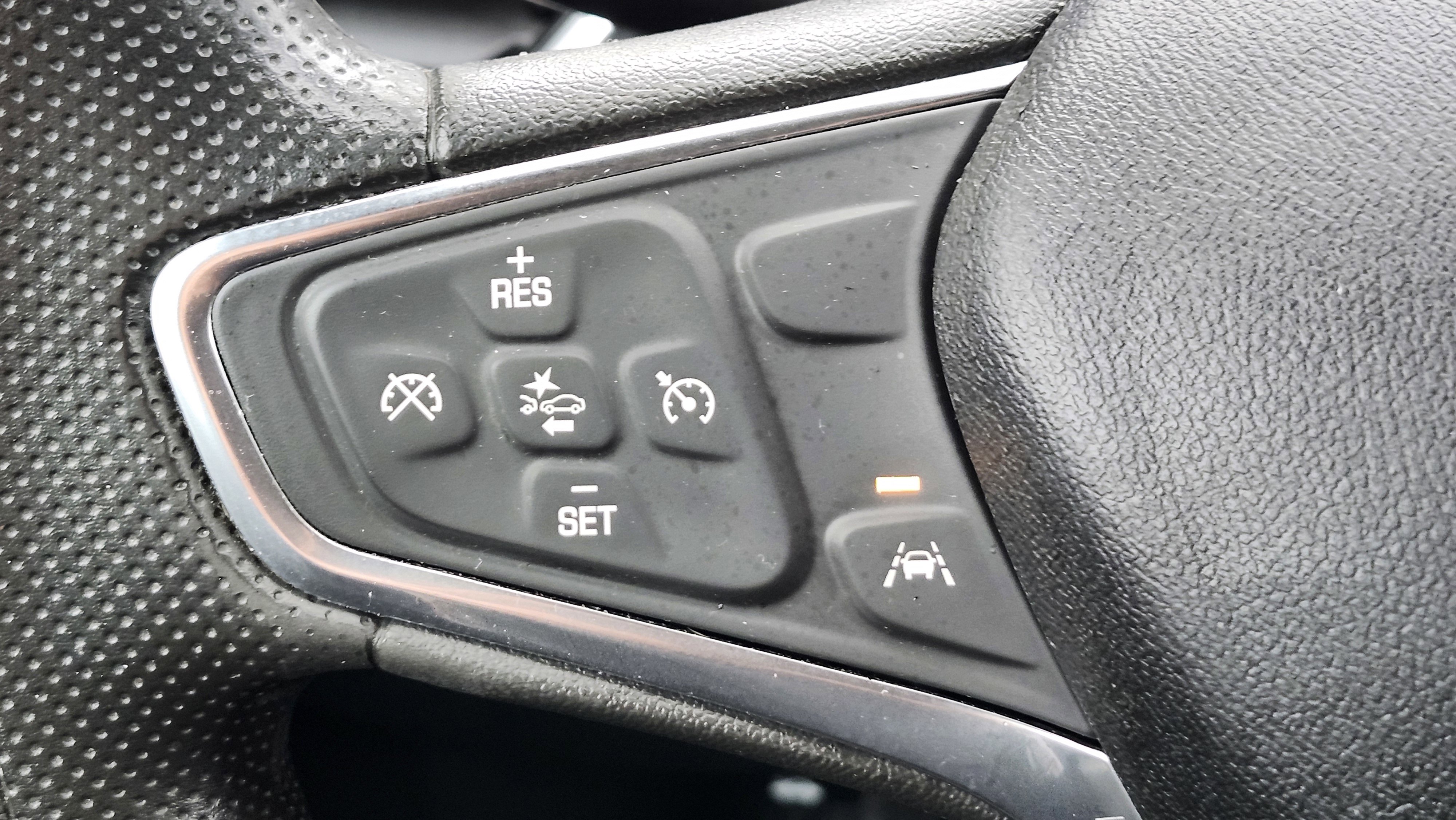 Used 2021 Chevrolet Equinox LS w/ LS Convenience Package image 30