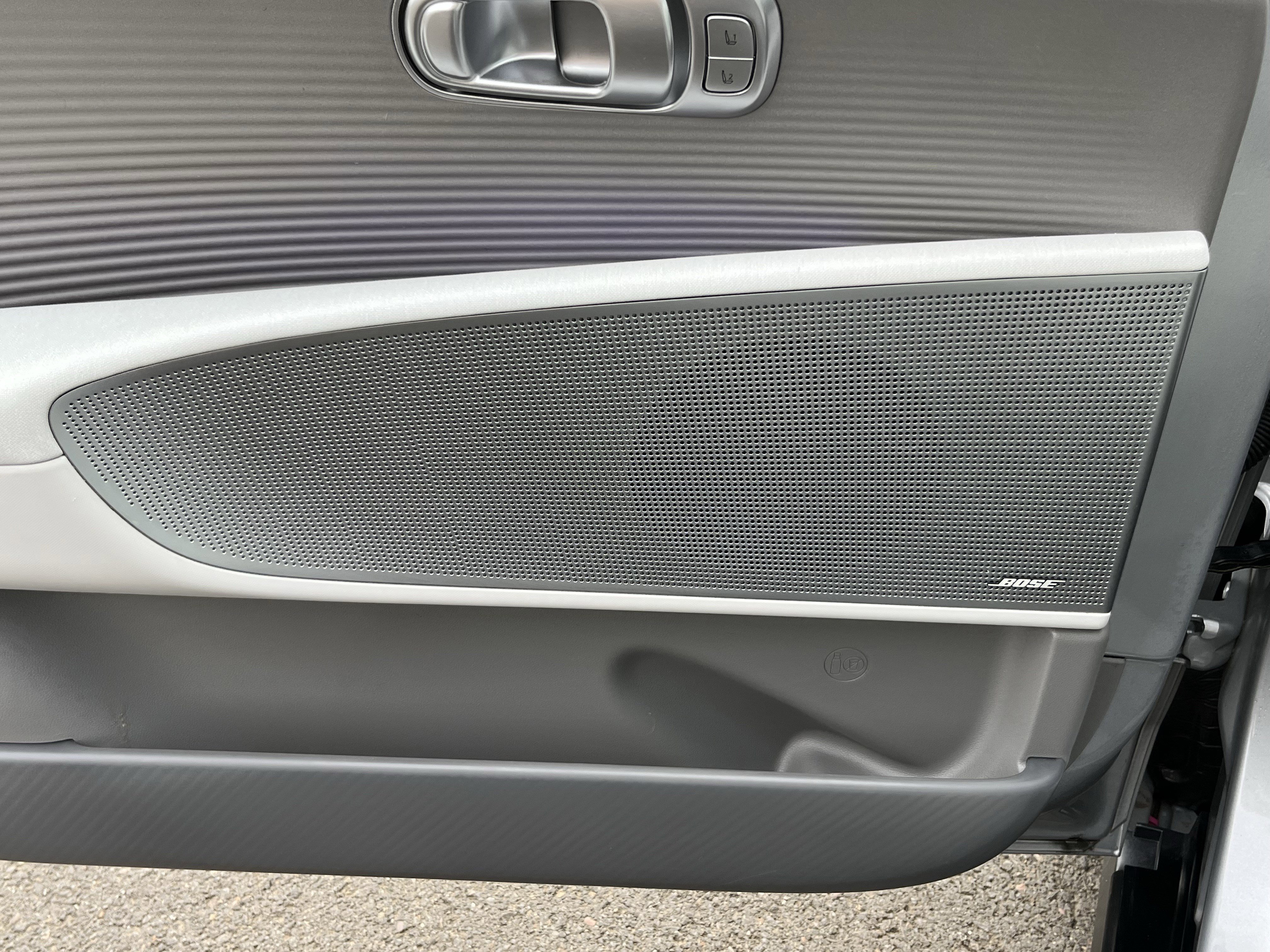 Used 2024 Hyundai Ioniq 6 Limited image 18