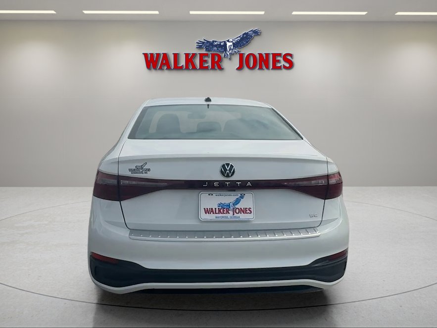 Used 2026 Volkswagen Jetta SE FWD image 5