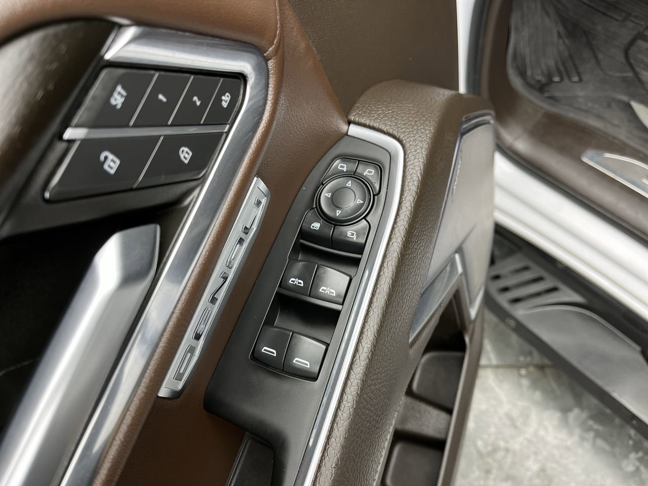Used 2024 GMC Sierra 1500 Denali AWD/4WD image 10
