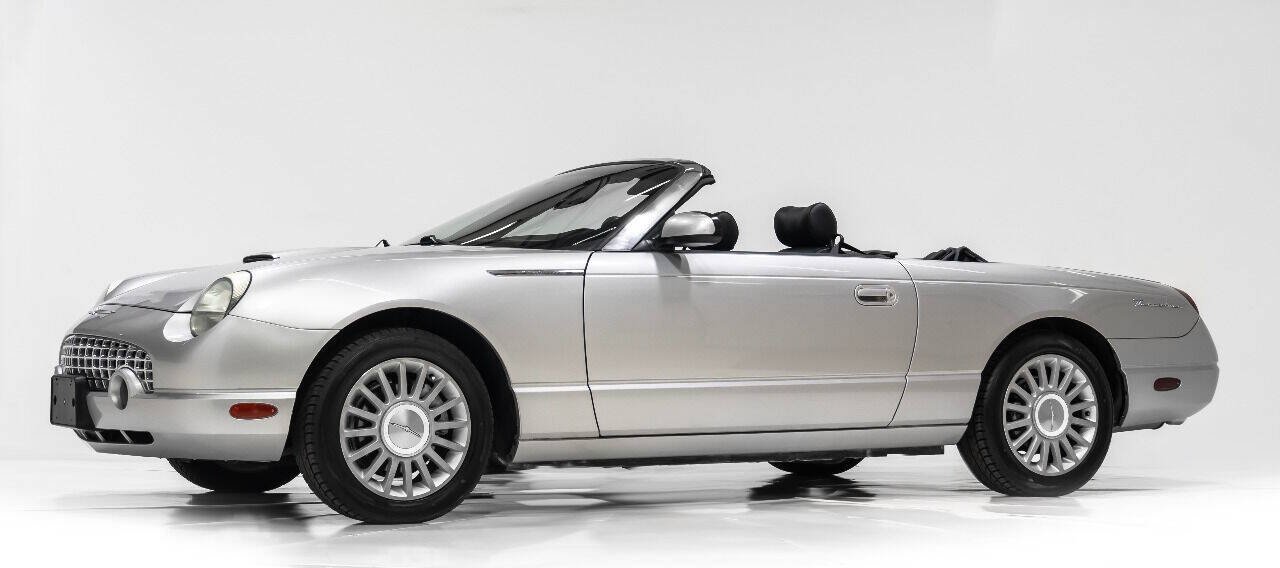 Used 2005 Ford Thunderbird RWD image 2