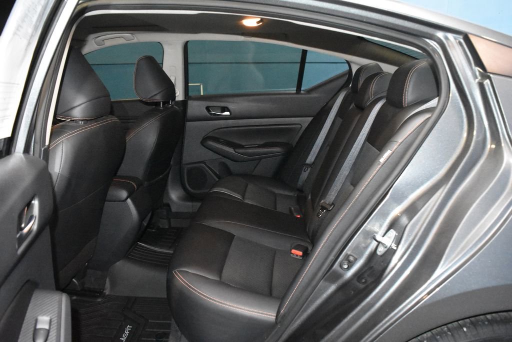 Certified 2022 Nissan Altima 2.5 SR w/ Midnight Edition Package image 17