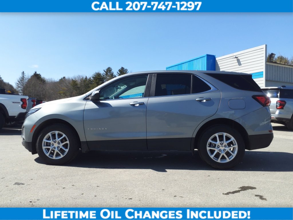 Used 2023 Chevrolet Equinox LT image 2