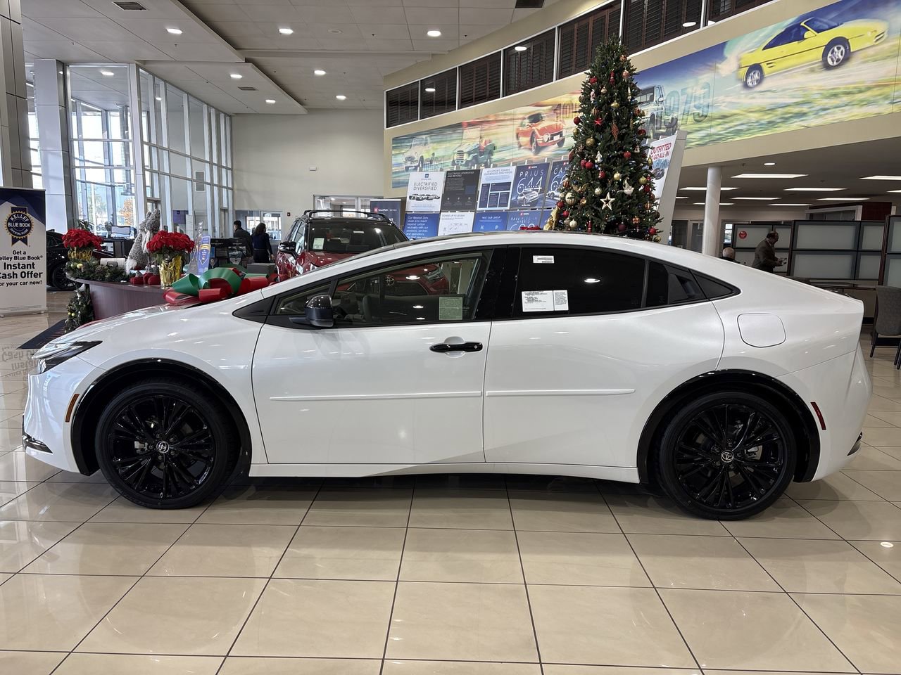 New 2026 Toyota Prius FWD image 7