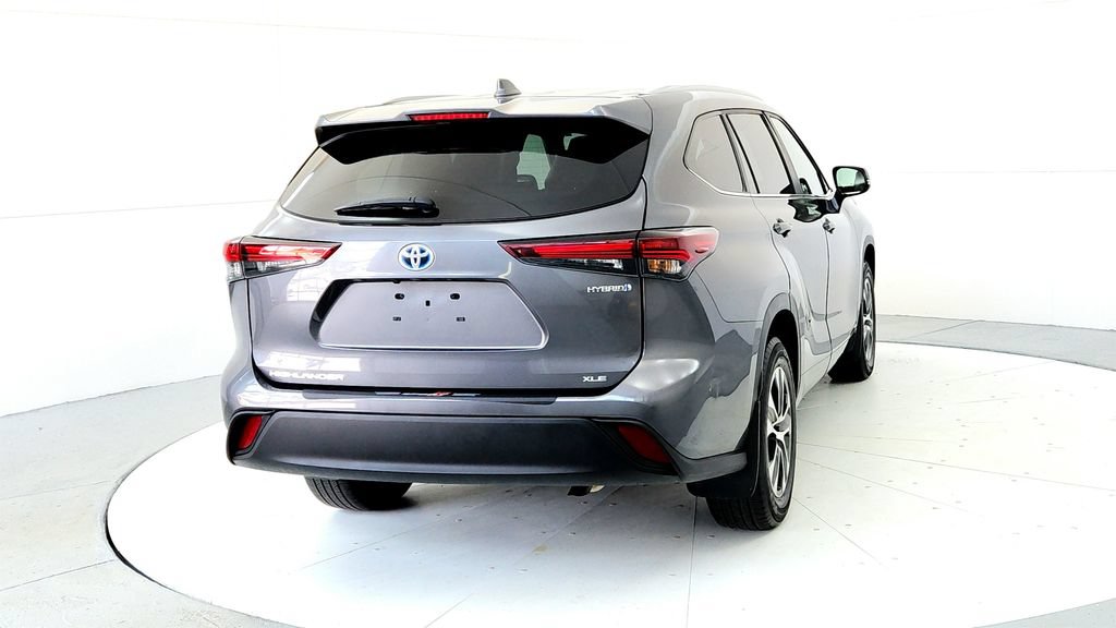Used 2024 Toyota Highlander XLE AWD/4WD image 5