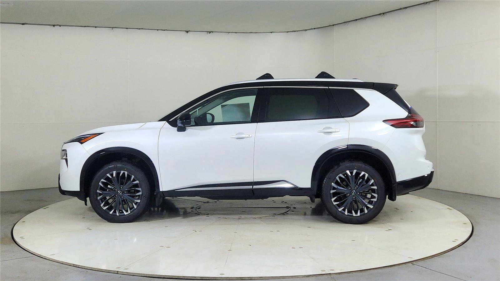 New 2026 Nissan Rogue Platinum w/ Platinum Premium Package image 4