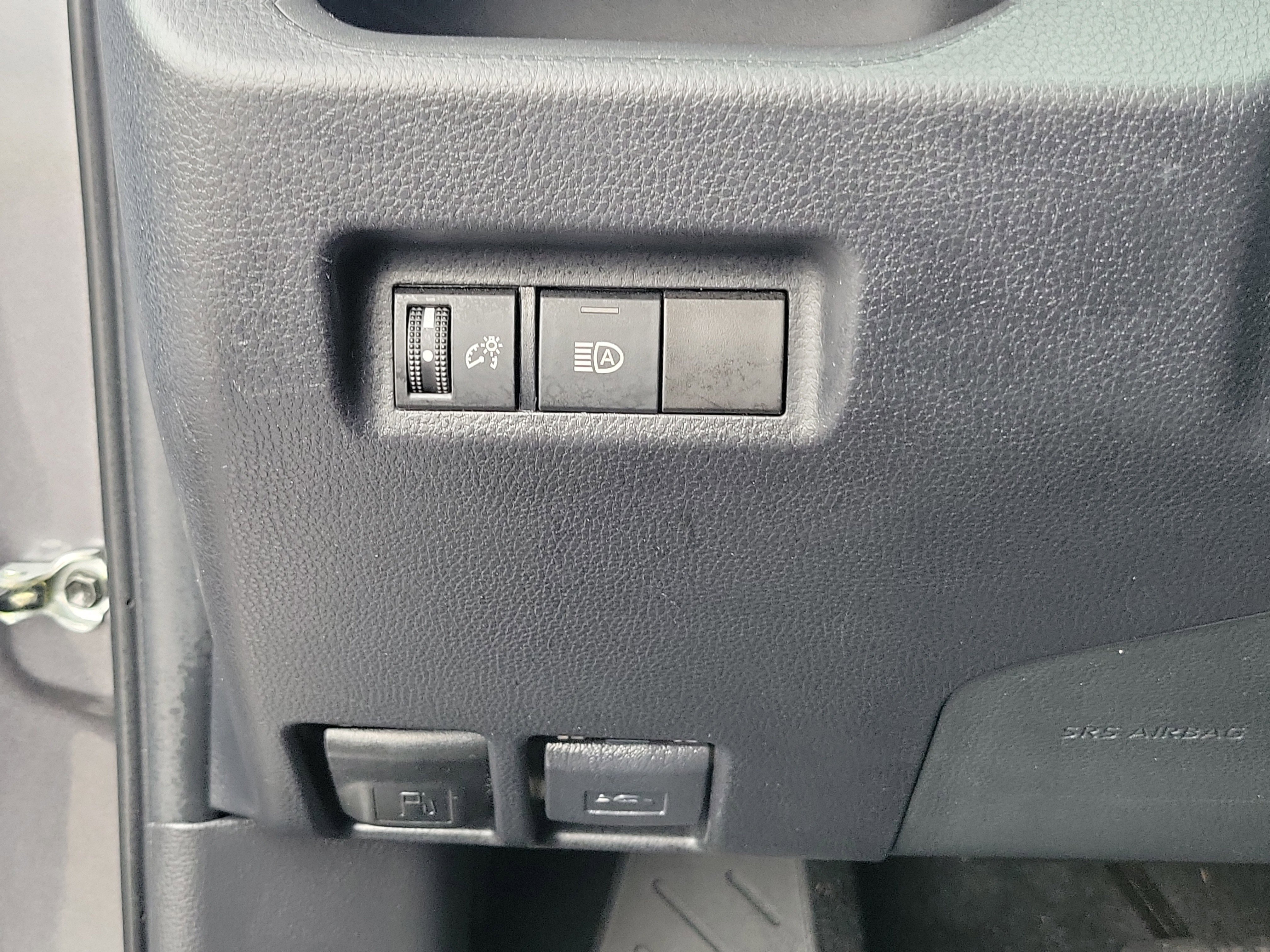 Used 2022 Toyota RAV4 LE image 21