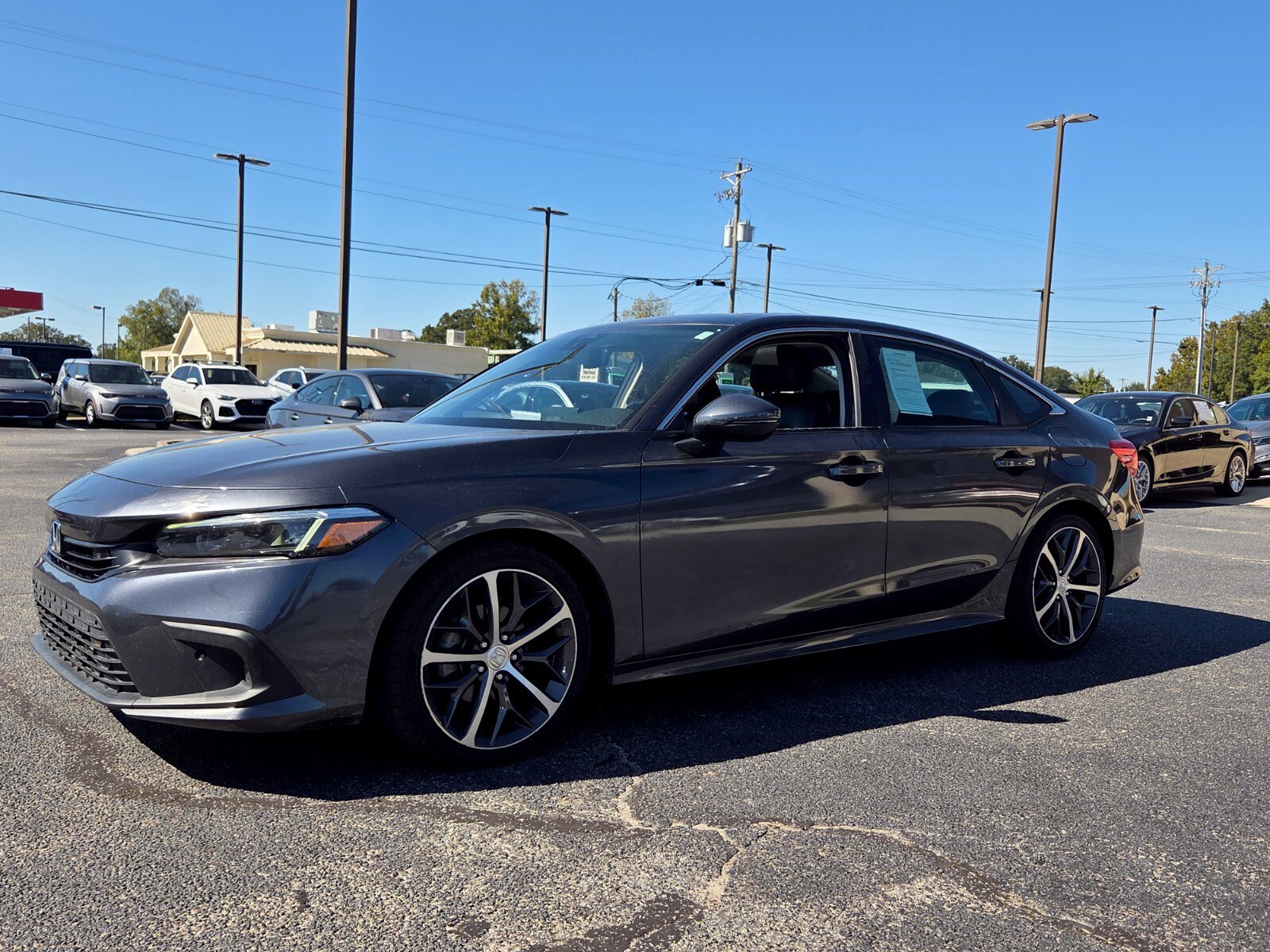 Used 2022 Honda Civic Touring image 3