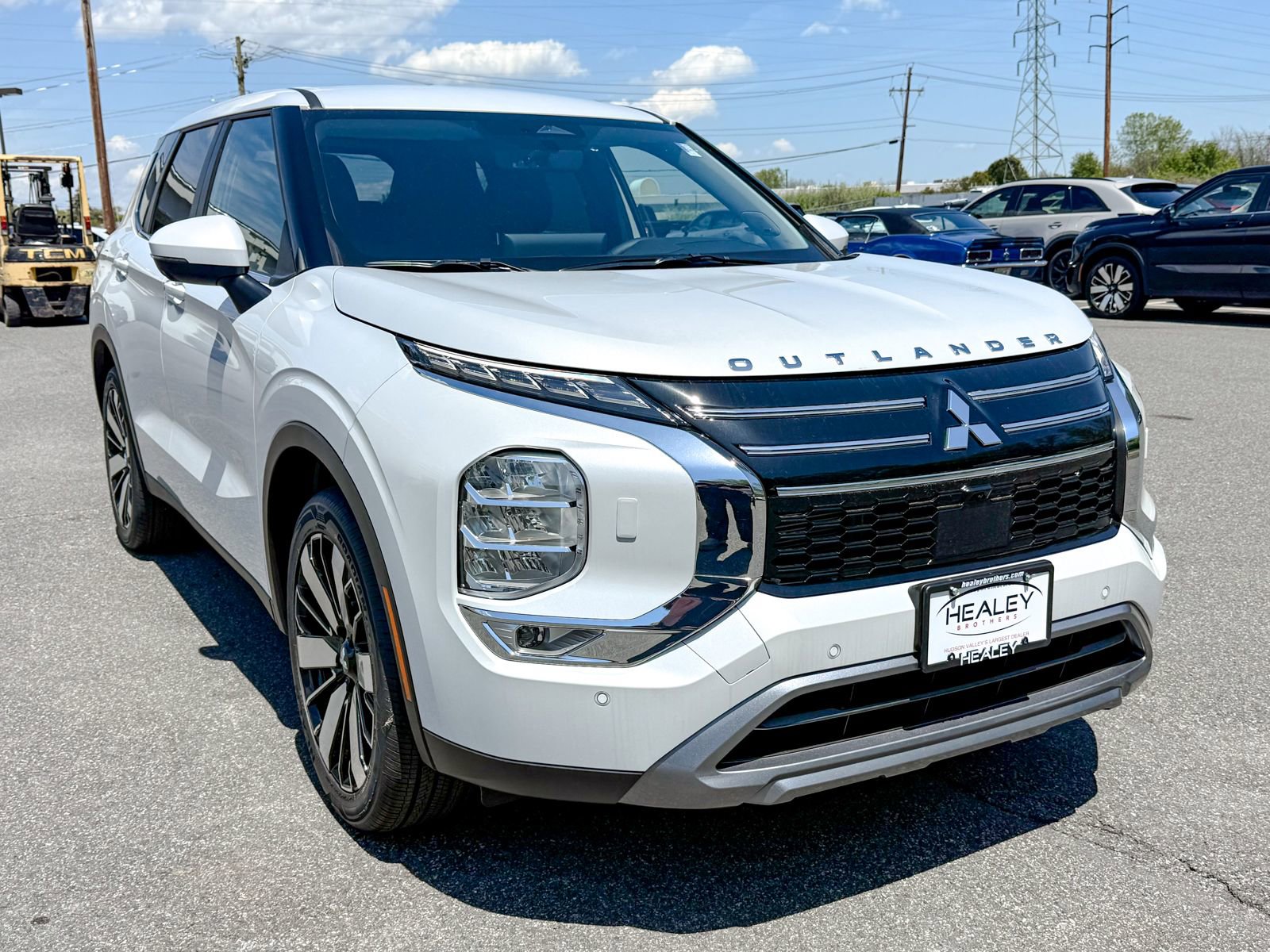 New 2026 Mitsubishi Outlander SE AWD/4WD image 1