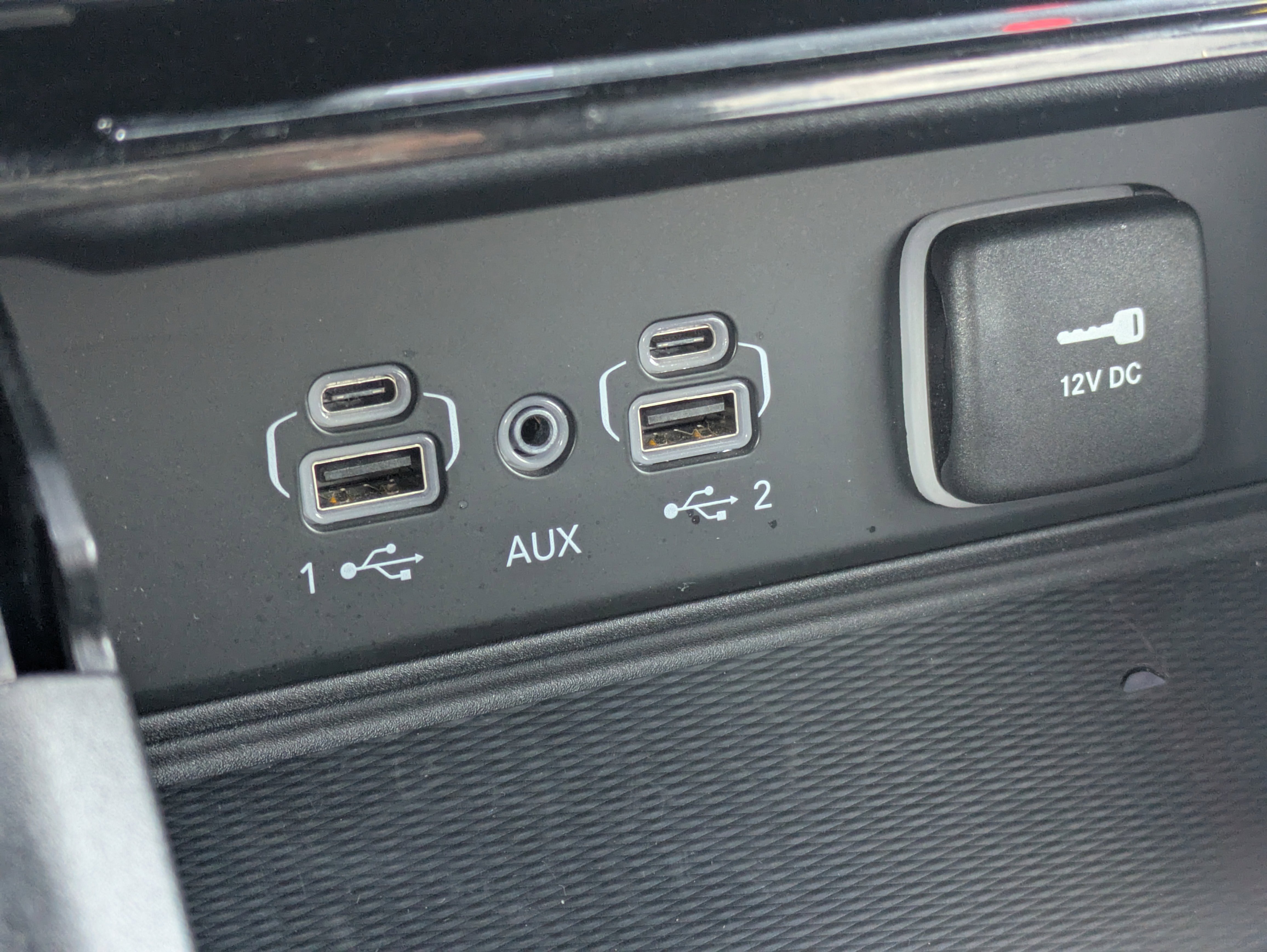 Used 2025 Jeep Grand Cherokee L Altitude AWD/4WD image 32