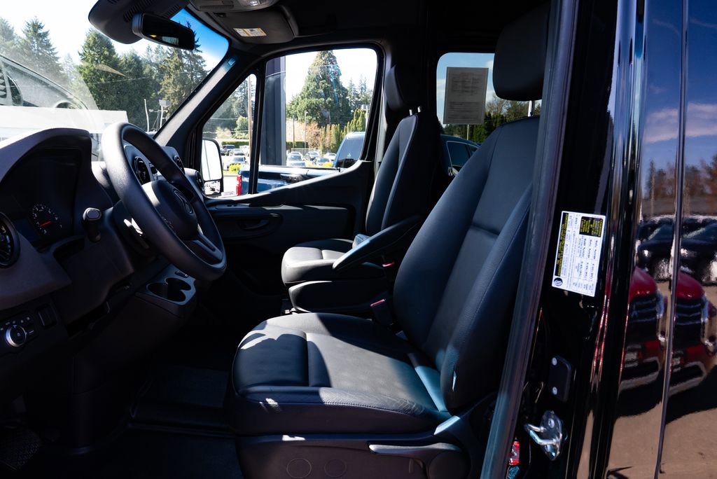Used 2023 Mercedes-Benz Sprinter 2500 image 16
