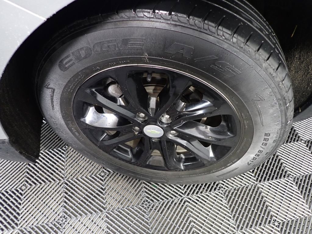 Used 2019 Chevrolet Equinox LS w/ LS Convenience Package image 33